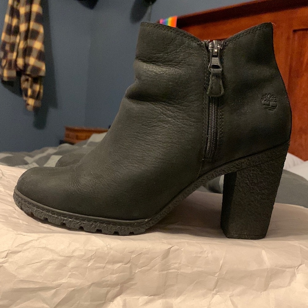 Timberland Tillston zip booties. Women’s. Black. Size 9.5 W